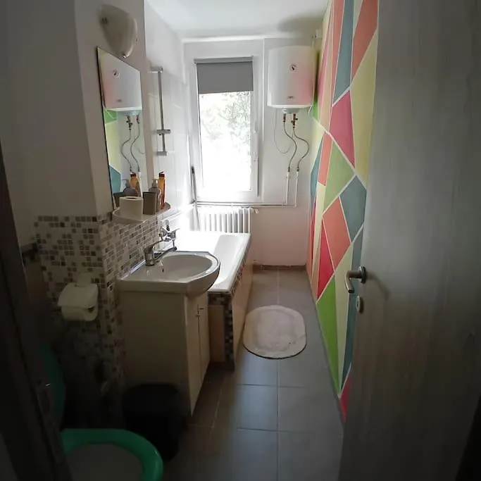 Cazare La 5 Minute De 2 Statii Metrou Apartment Bucharest 0*,  Romania